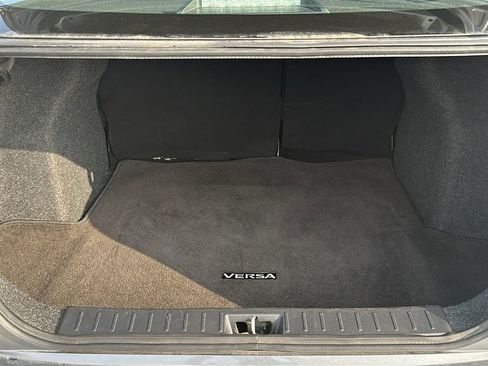 Used 2025 Nissan Versa SV FWD image 33