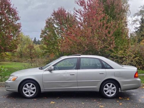 Used 2000 Toyota Avalon XLS image 5