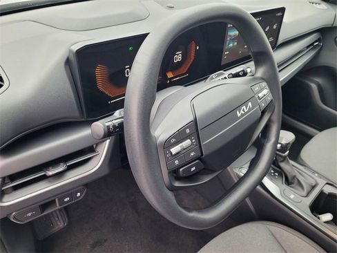 Used 2025 Kia K4 LXS image 22