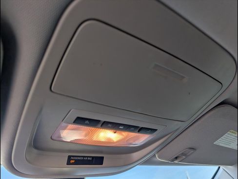 Used 2017 GMC Canyon SLE w/ SLE Convenience Package image 19