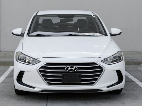 Used 2017 Hyundai Elantra SE FWD image 16