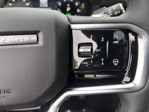 Used 2025 Land Rover Discovery Sport Dynamic SE image 18