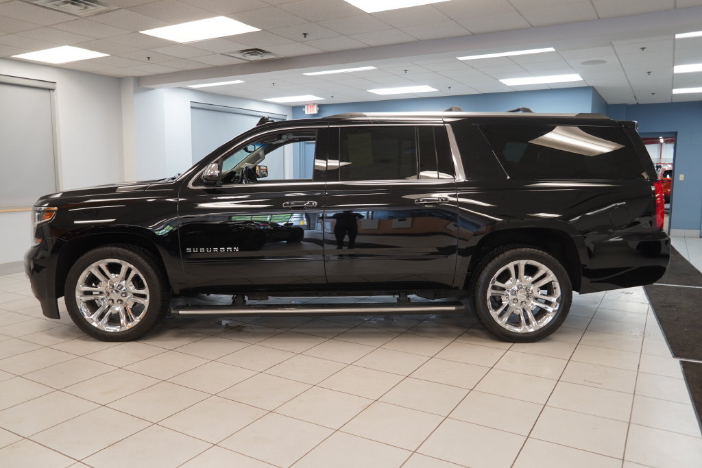 Used 2020 Chevrolet Suburban Premier w/ Premier Plus Edition AWD/4WD image 2