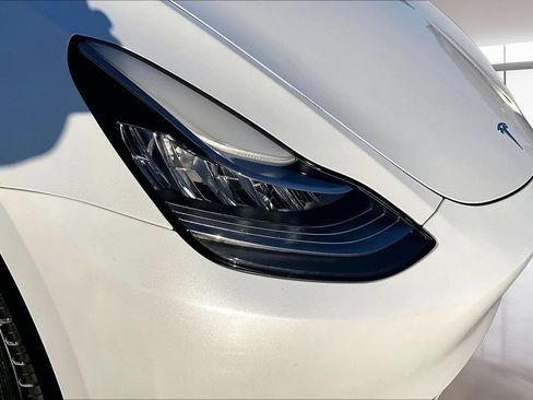 Used 2023 Tesla Model Y Long Range AWD/4WD image 30