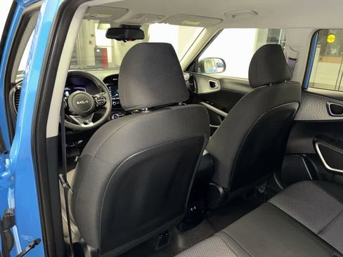 Used 2024 Kia Soul S FWD image 27