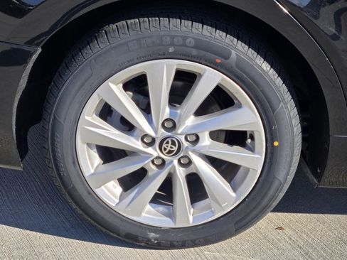 Used 2023 Toyota Camry LE image 10