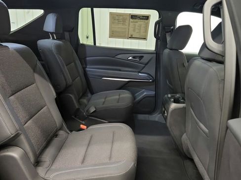 Used 2025 Chevrolet Traverse LT image 33