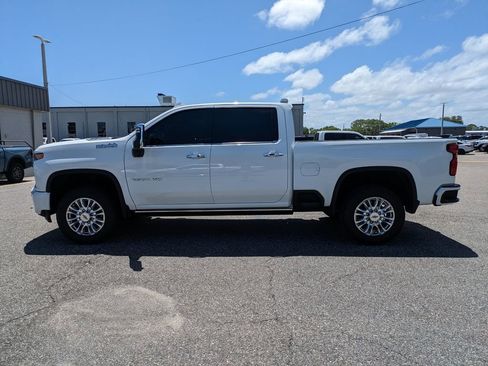 Used 2023 Chevrolet Silverado 2500 High Country w/ Technology Package AWD/4WD image 9