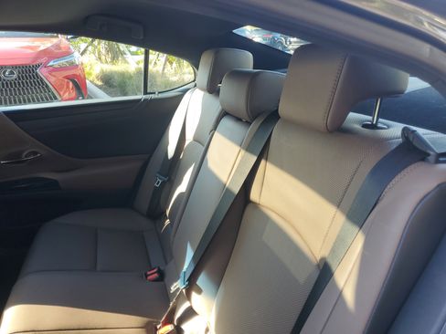 Certified 2023 Lexus ES 350 w/ Premium Package image 13