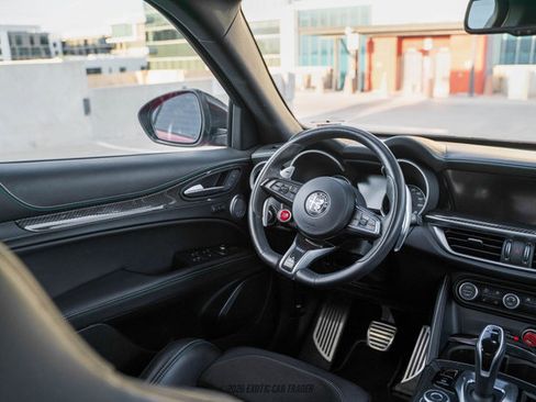 Used 2020 Alfa Romeo Stelvio Quadrifoglio image 40