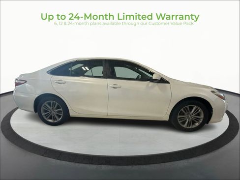 Used 2017 Toyota Camry SE w/ Moonroof Package FWD image 8