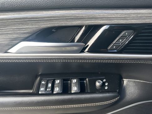 Used 2024 Jeep Wagoneer L Series II w/ Flexible Seating Group image 27