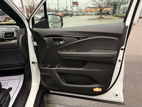 Used 2023 Honda Ridgeline Black Edition image 18