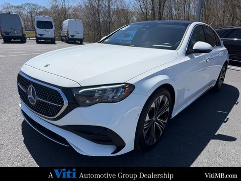 Used 2025 Mercedes-Benz E 350 4MATIC Sedan image 4