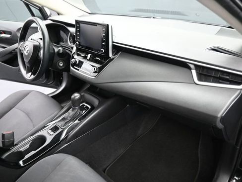 Used 2021 Toyota Corolla LE image 14