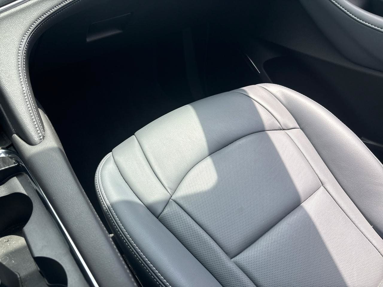 Used 2023 Buick Enclave Essence w/ Experience Buick Package FWD image 21
