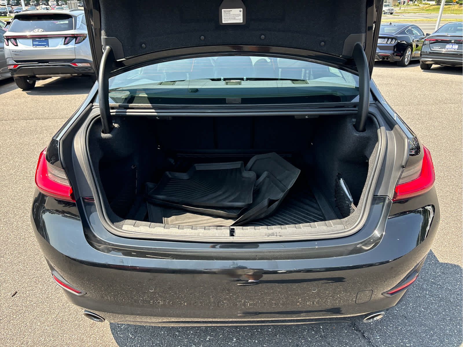 Used 2019 BMW 330i xDrive Sedan w/ Driving Assistance Package AWD/4WD image 28