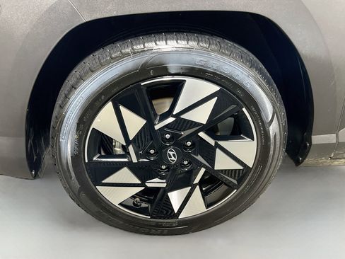 Used 2025 Hyundai Kona SEL FWD image 13