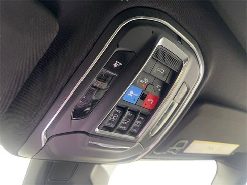 Used 2024 Jeep Grand Cherokee L Limited w/ Luxury Tech Group II image 80