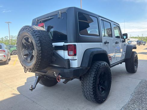 Used 2015 Jeep Wrangler Unlimited Sport w/ Quick Order Package 24S AWD/4WD image 9