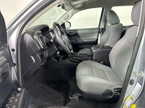 Used 2017 Toyota Tacoma 2WD Double Cab image 11