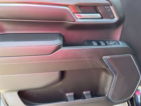 Used 2024 Chevrolet Silverado 1500 LT AWD/4WD image 12