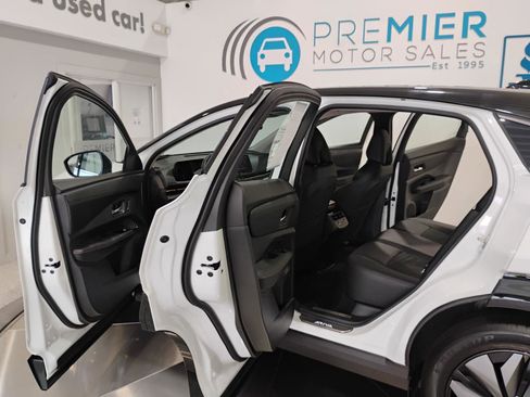 Used 2024 Nissan Ariya AWD image 21