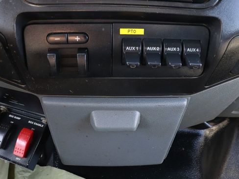 Used 2016 Ford F550 2WD Regular Cab Super Duty image 15