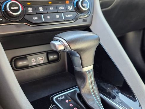 Used 2018 Kia Niro EX image 30