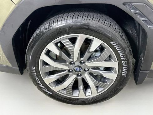Used 2025 Subaru Forester Touring AWD/4WD image 24