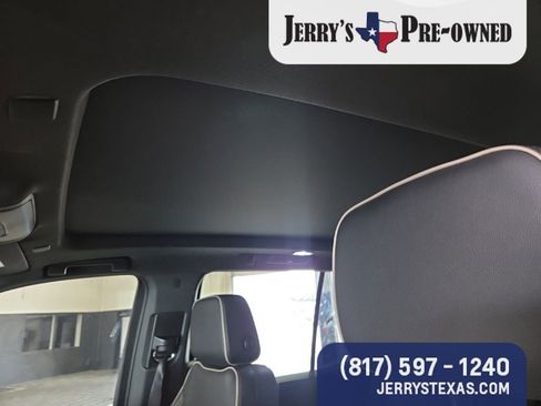 Used 2022 GMC Yukon SLT w/ SLT Luxury Package AWD/4WD image 8