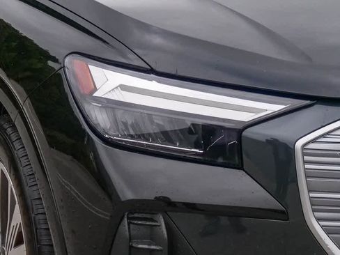 Used 2023 Audi Q4 e-tron Premium Plus w/ Premium Plus image 4