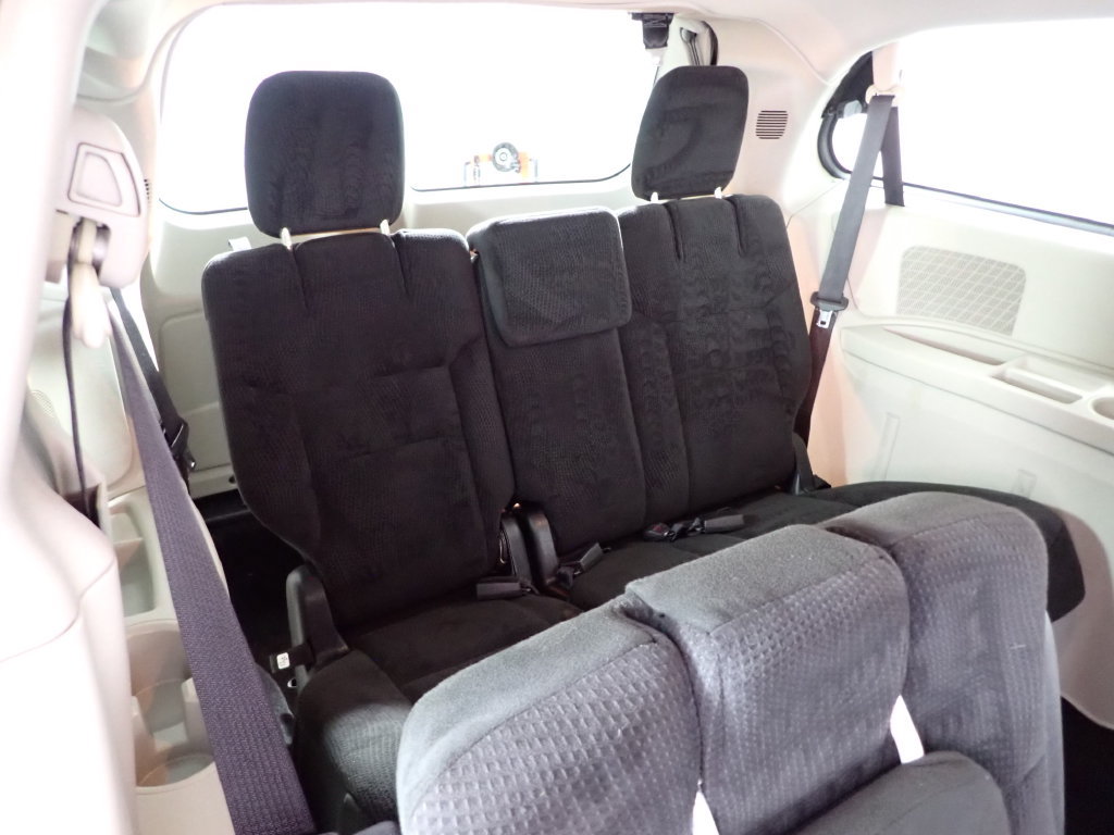 Used 2015 Dodge Grand Caravan SXT FWD image 30