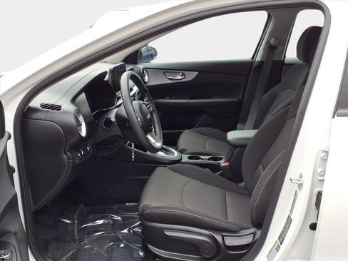 Used 2023 Kia Forte LXS w/ LXS Technology Package image 8
