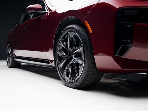 Used 2023 BMW i7 xDrive60 w/ Parking Assistance Package image 78