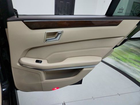 Used 2014 Mercedes-Benz E 350 Sedan image 31