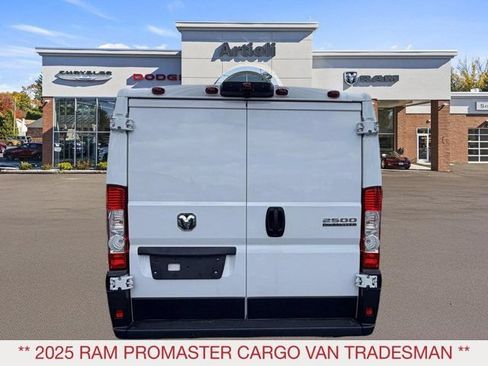 Used 2025 RAM ProMaster 2500 w/ Convenience Group FWD image 6