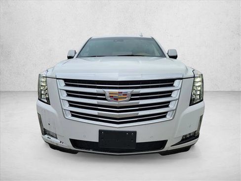 Used 2017 Cadillac Escalade Platinum image 3