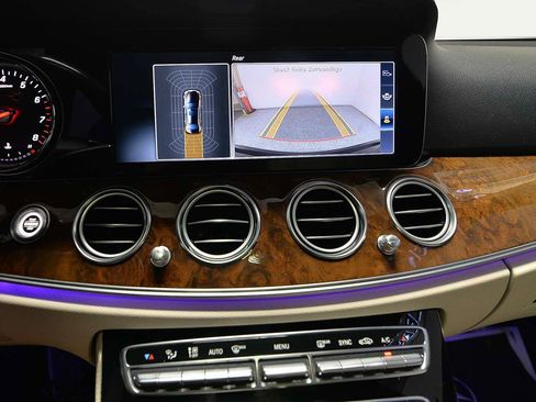 Used 2017 Mercedes-Benz E 300 image 17