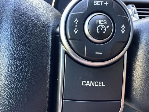 Used 2017 Land Rover Discovery HSE Luxury image 29