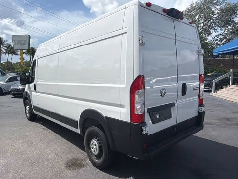 Used 2025 RAM ProMaster 2500 w/ Convenience Group FWD image 3