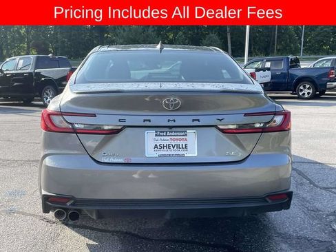 Used 2025 Toyota Camry SE FWD image 4