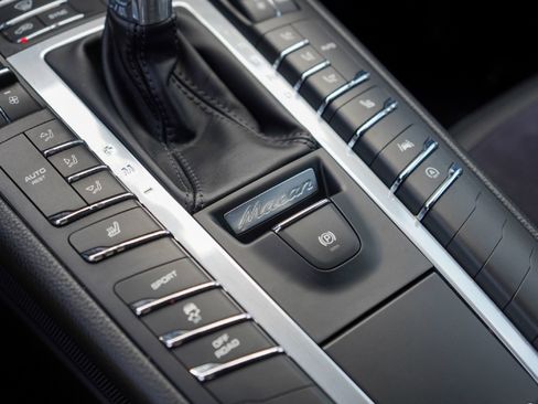 Used 2020 Porsche Macan image 14
