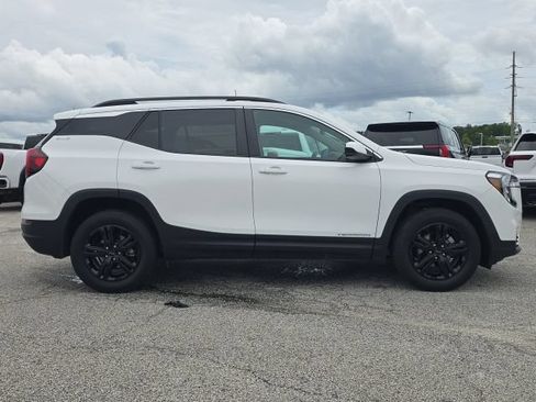 Used 2024 GMC Terrain SLE w/ Driver Convenience Package AWD/4WD image 6