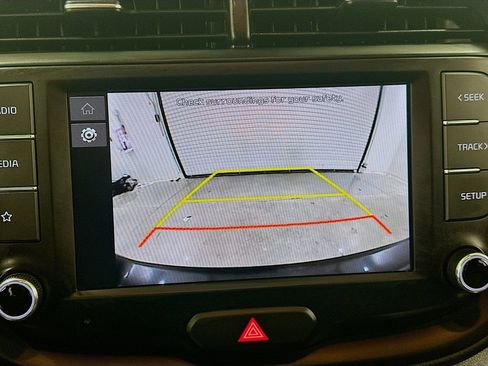 Used 2023 Kia Soul LX w/ LX Technology Package FWD image 13
