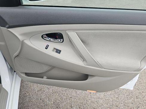 Used 2011 Toyota Camry LE w/ LE Extra-Value Pkg image 16