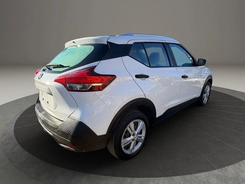 Used 2019 Nissan Kicks S image 5