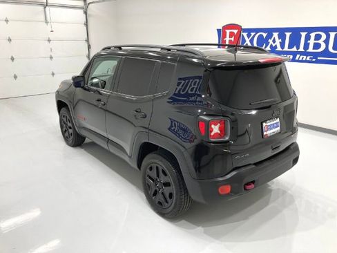 Used 2018 Jeep Renegade Trailhawk image 11