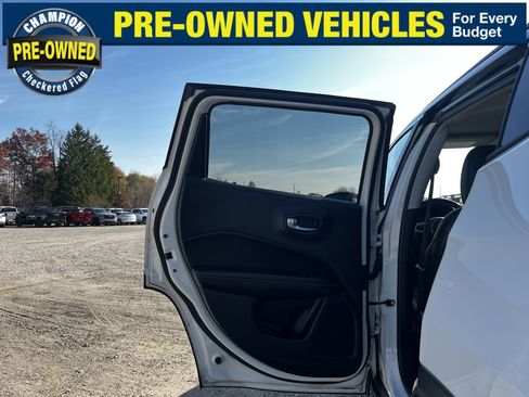 Used 2018 Jeep Compass Latitude w/ Popular Equipment Group image 21