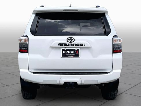 Used 2022 Toyota 4Runner SR5 RWD image 5
